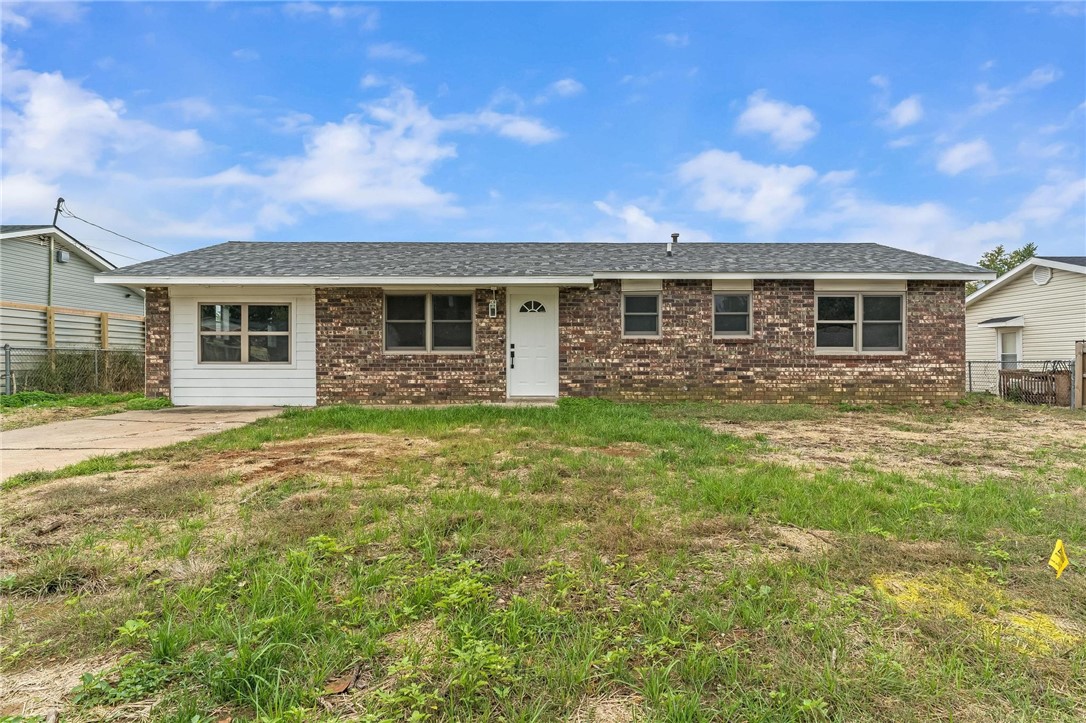 Bishop Manor 2nd Rogers - Residential