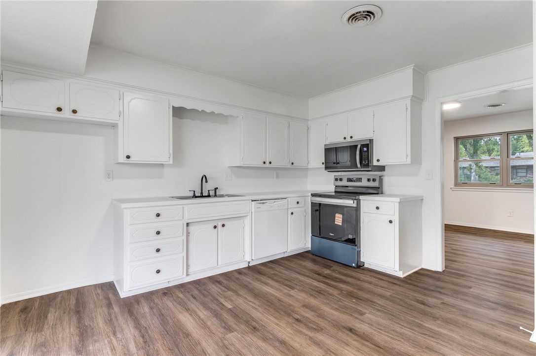 Bishop Manor 2nd Rogers - Residential