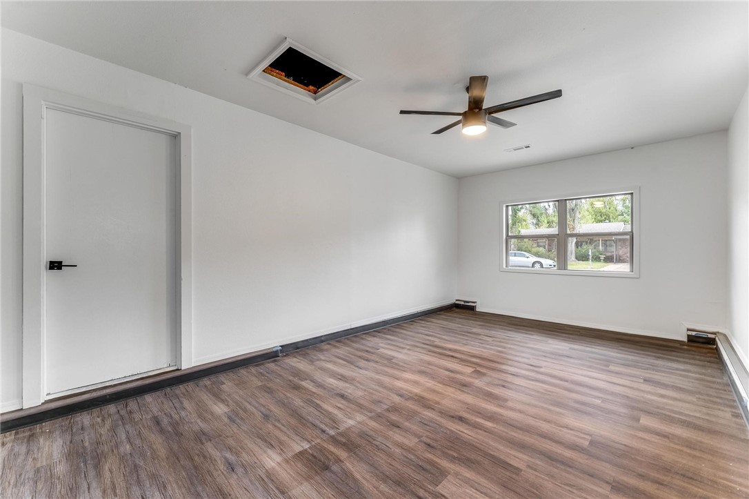 Bishop Manor 2nd Rogers - Residential