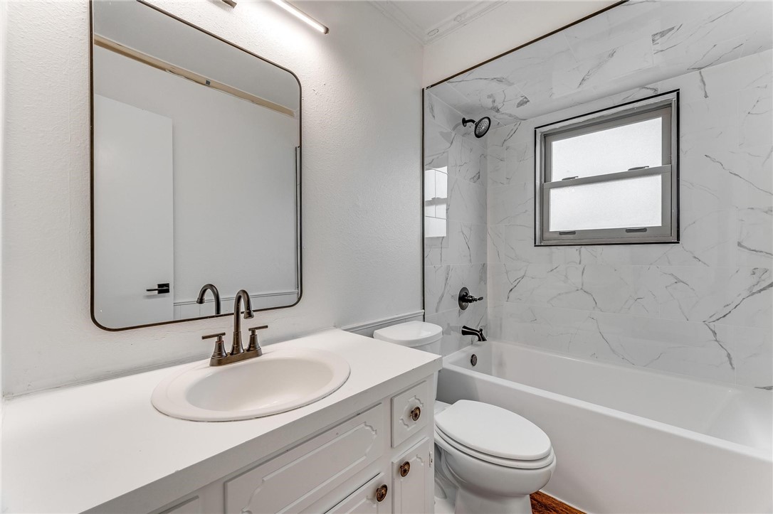 Bishop Manor 2nd Rogers - Residential