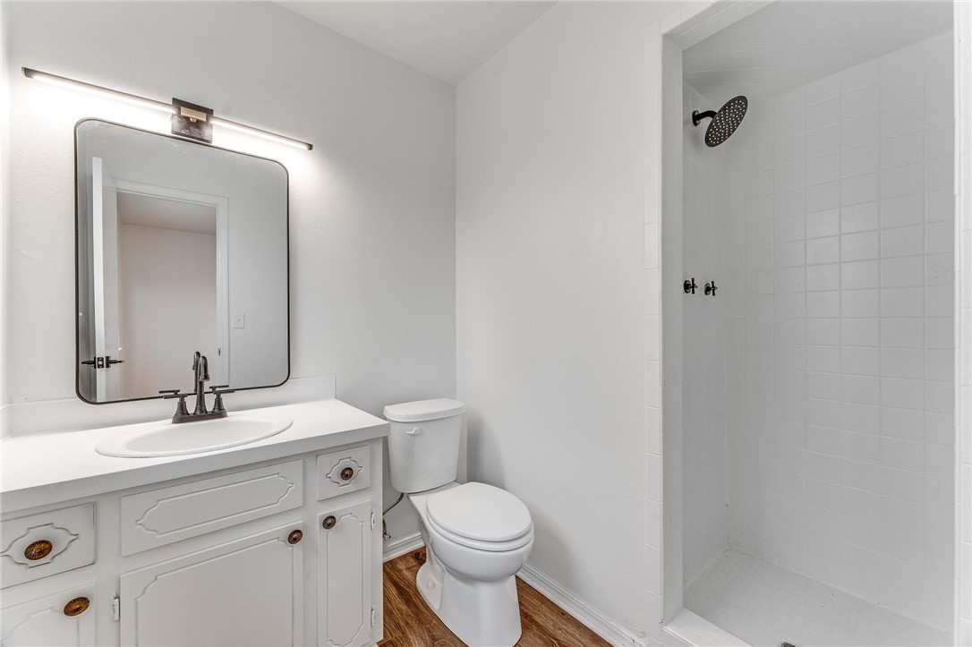 Bishop Manor 2nd Rogers - Residential