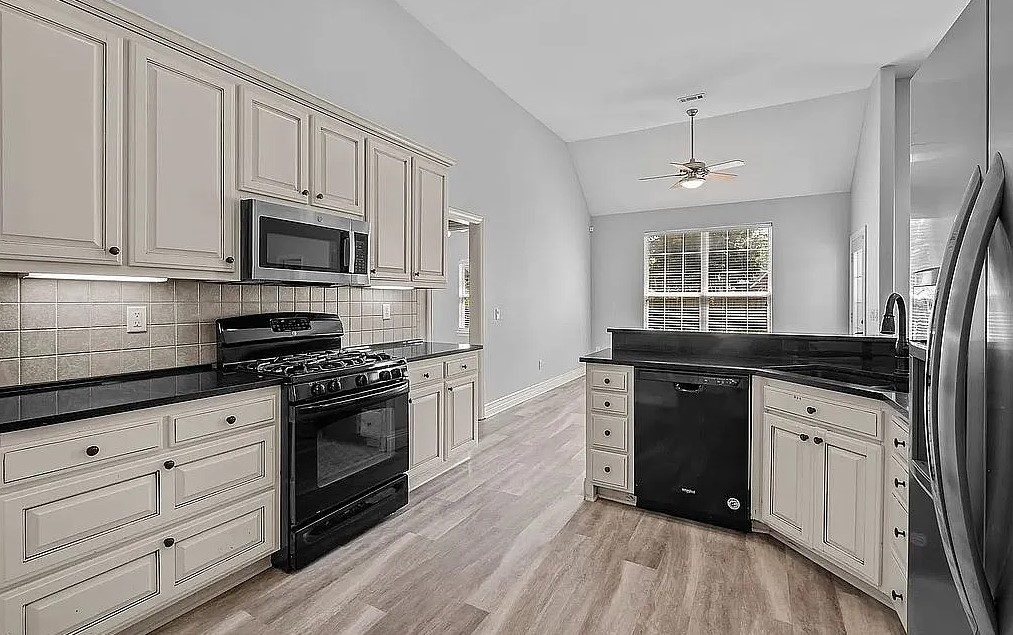 Ridgecrest Meadows Ph 3 Rogers - Residential