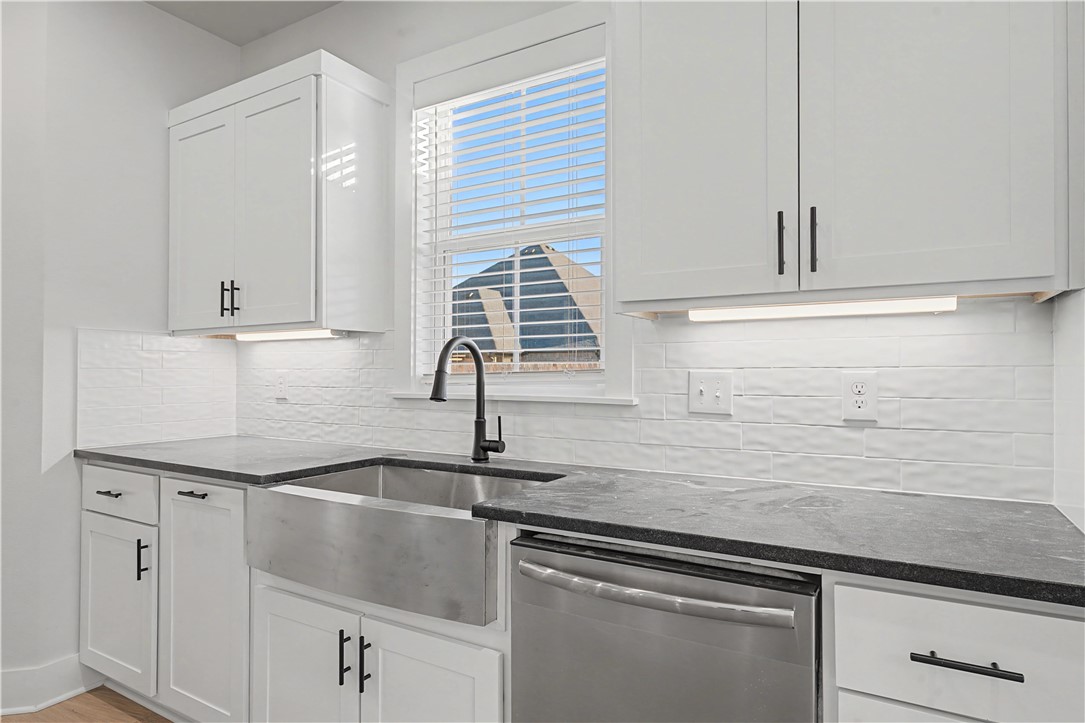 MAPLE ESTATES PH III-CENTERTON - Residential