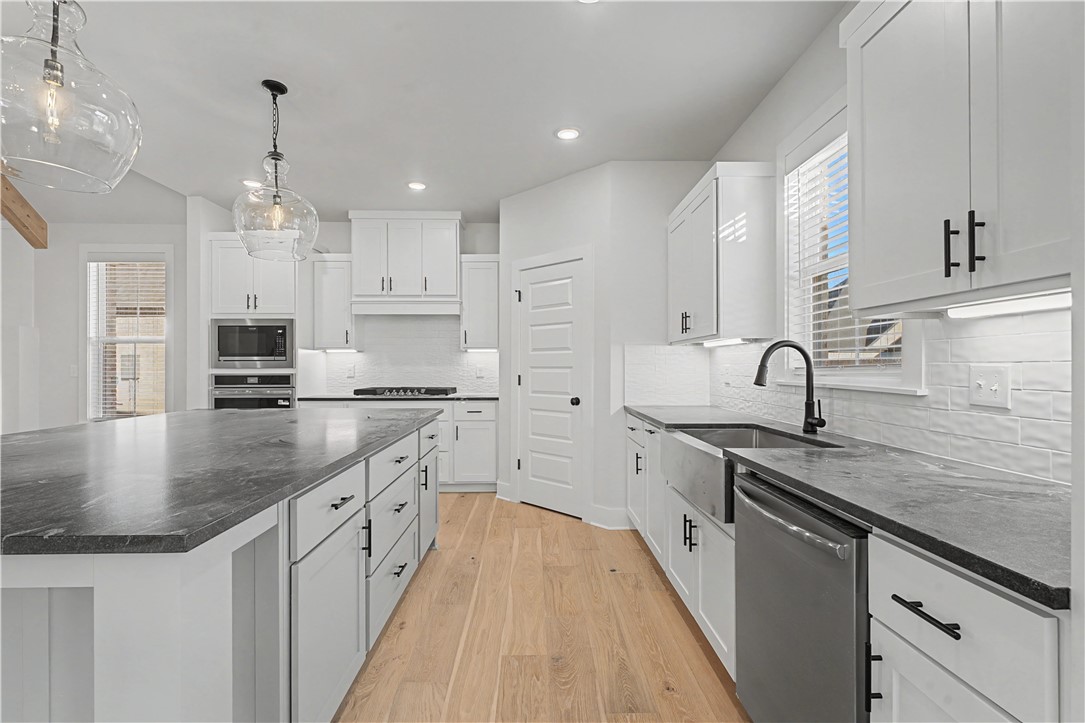 MAPLE ESTATES PH III-CENTERTON - Residential