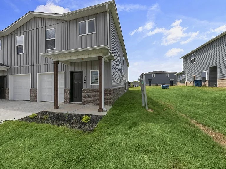 Modern 3-bed, 3-bath home| 1,599 Sqft Stylish and move-in ready! This open-concept home features a spacious kitchen, private primary suit, and modern finishes throughout. With 3 full baths and versatile living space, it's perfect for families.