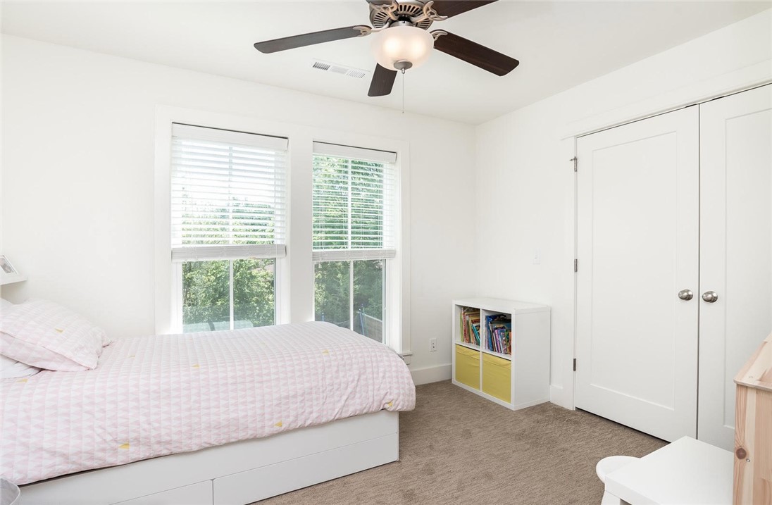 Manor Heights Sub Bentonville - Residential Lease