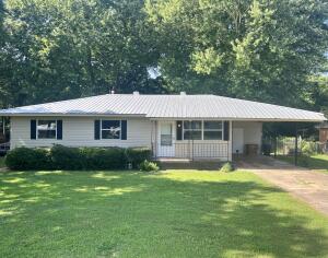ADORABLE Home located in the heart of Danville. Huge Fenced in Backyard with storage building out back. Roof is less than 2 years old. Just minuets away from the Public Pool & Playgrounds. Don't Miss out on this great investment.