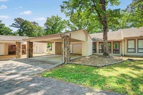 Photo of 17 Mellor Lane, Bella Vista, AR 72715 (MLS # 1345329)