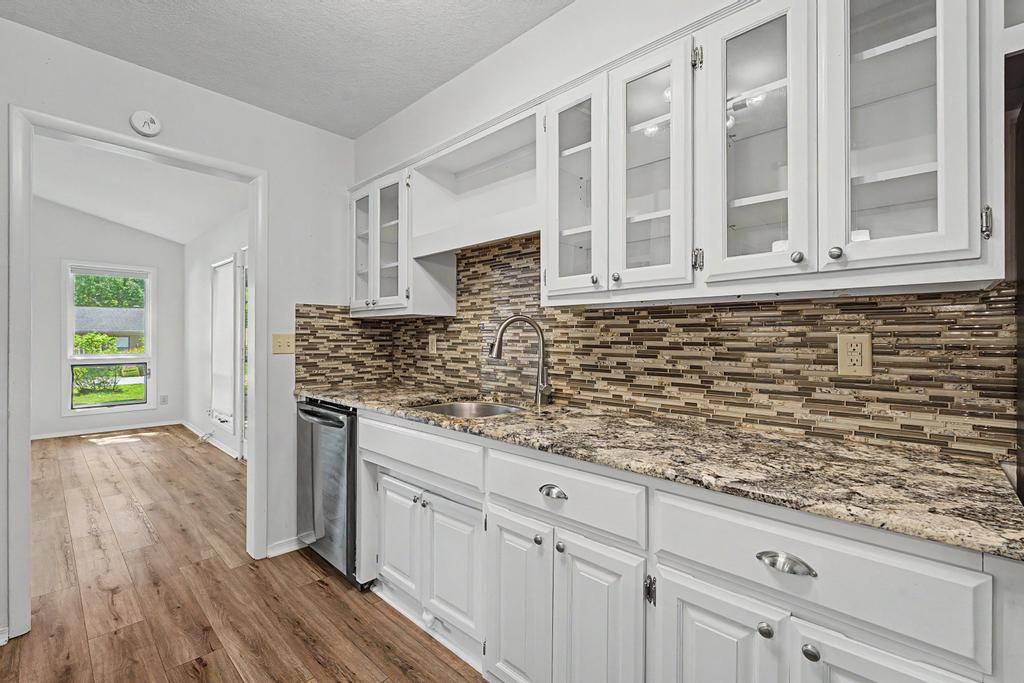 Townhouse Tct 3 A/K/A Drake Court Bvv - Residential