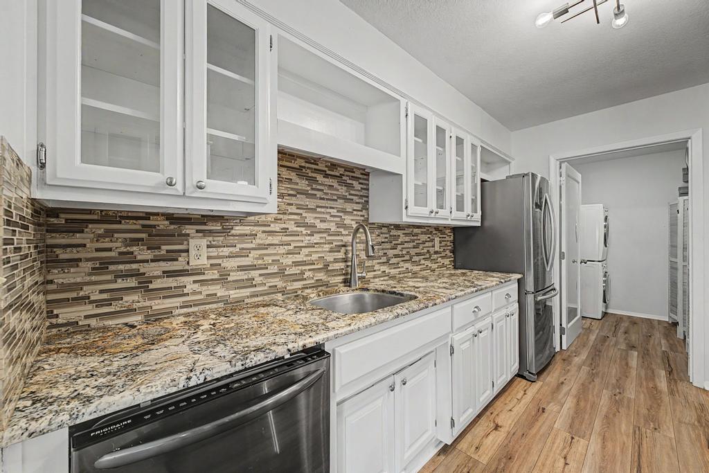 Townhouse Tct 3 A/K/A Drake Court Bvv - Residential