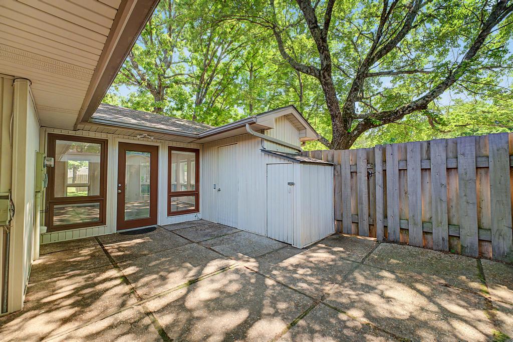 Townhouse Tct 3 A/K/A Drake Court Bvv - Residential