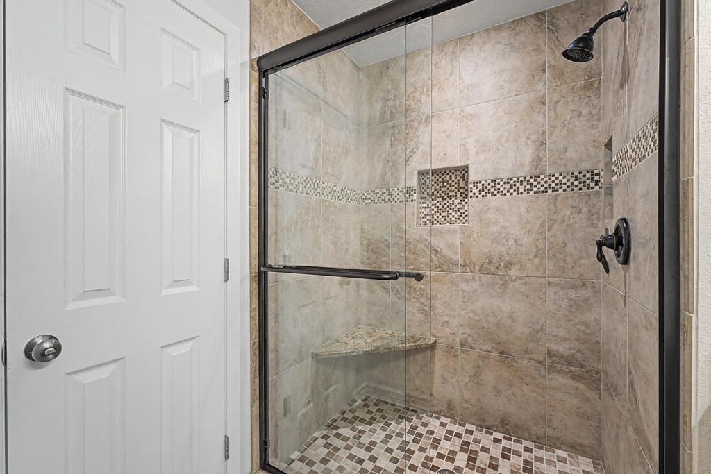 Townhouse Tct 3 A/K/A Drake Court Bvv - Residential