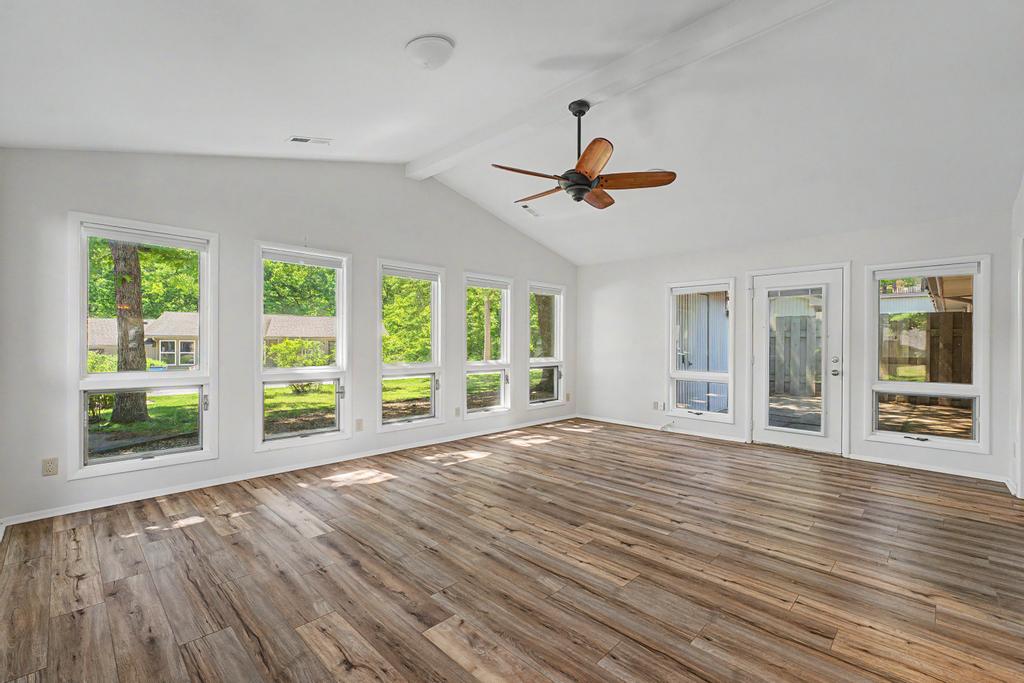 Townhouse Tct 3 A/K/A Drake Court Bvv - Residential