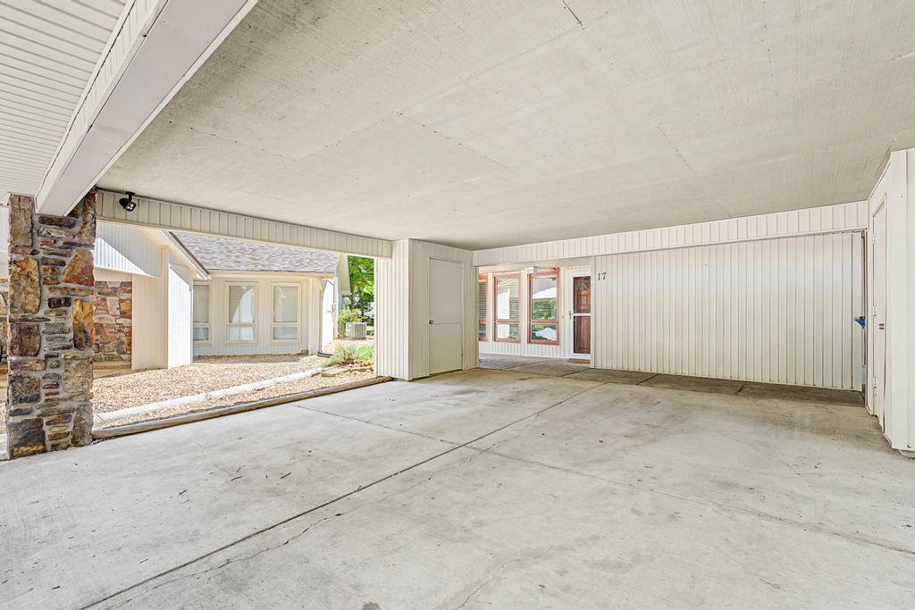 Townhouse Tct 3 A/K/A Drake Court Bvv - Residential