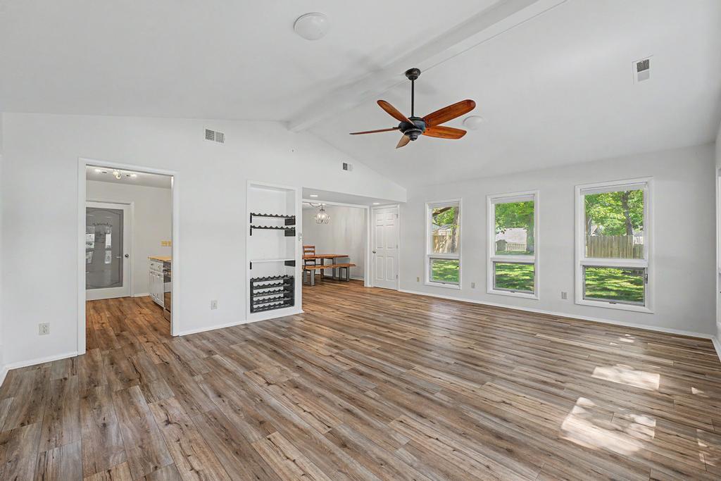 Townhouse Tct 3 A/K/A Drake Court Bvv - Residential