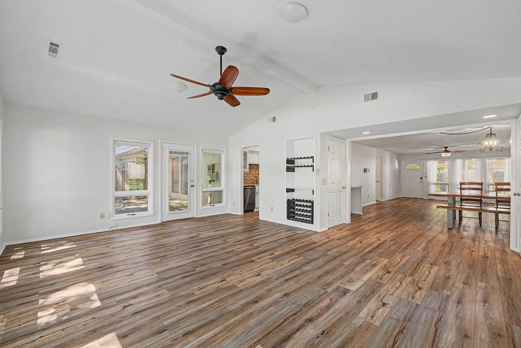 Townhouse Tct 3 A/K/A Drake Court Bvv - Residential