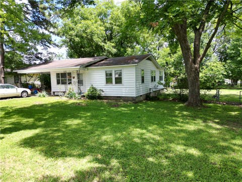 Photo of 1405 S El Paso Avenue, Russellville, AR 72801 (MLS # 1352229)