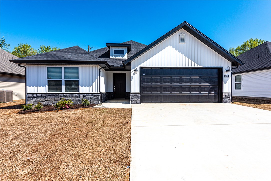 Wire Ridge Rogers - Residential Lease