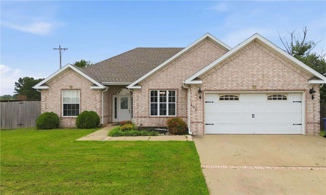 Photo 1 of 29 — 101 Blair Circle, Pea Ridge, AR 72751