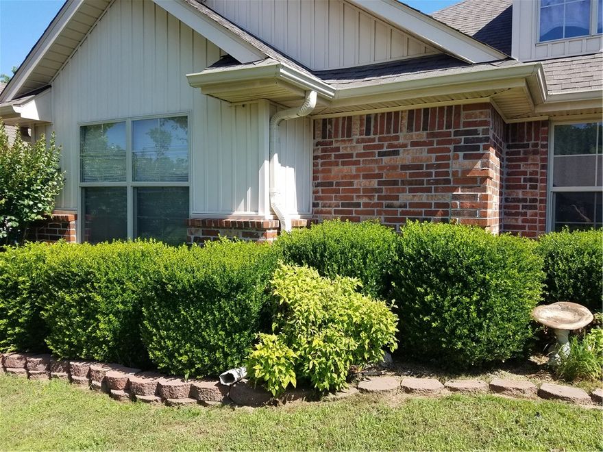 Great home! One owner only in Riverwalk Subdivision. Within walking distance of Elementary school!
Several upgrades including custom stonework on fireplace, granite countertops, custom blinds, recessed
lighting, built in desk in office closet, huge attic storage, and more! All appliances, garden beds, storage
shed, and new above 18 foot ground swimming pool conveys with the home! This is an awesome opportunity to buy a house that the sellers have taken very good care of and it’s in great condition!