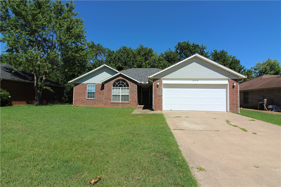 Over 1800 sq. ft of living! This 3-bedroom 2-bath home tucked in the corner at end of street. Walking distance to BHS, moments away from new Walmart headquarters. Luxury vinyl plank in living area, country style kitchen, 2 car garage, privacy fenced yard. Occupied. Min 24hr notice for showings.