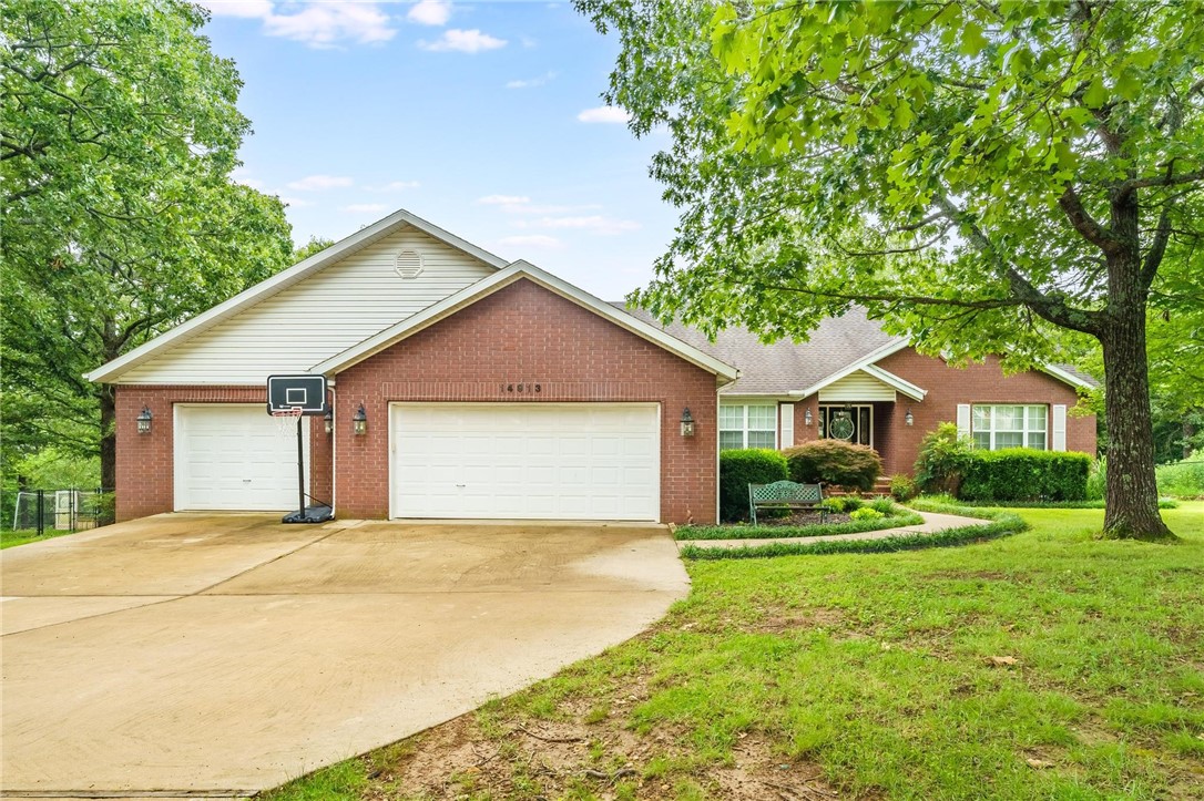 Charming 3-bedroom, 2-bath home on nearly an acre lot near Beaver Lake!
This 2,102 sq ft home features an spacious living area, fireplace, a well-equipped kitchen, a bonus media room / game room, and a large primary suite. Car enthusiasts and hobbyists will appreciate the attached 3-car garage, providing plenty of space for vehicles, storage, or a workshop. As you step into the backyard, you can enjoy a 20X20 deck perfect for relaxing mornings, summer cookouts, or enjoying the peaceful Arkansas evenings while overlooking your large backyard all while being just minutes away from the recreational paradise of Beaver Lake, Hickory Creek Marina — perfect for boating, fishing, and weekend adventures. Home also features a 6ft tall crawl space with double doors - perfect for extra storage, easy access for maintenance.
Don’t miss the chance to make this your next home. Schedule your private tour today and experience the comfort, space, and location this lovely property has to offer!