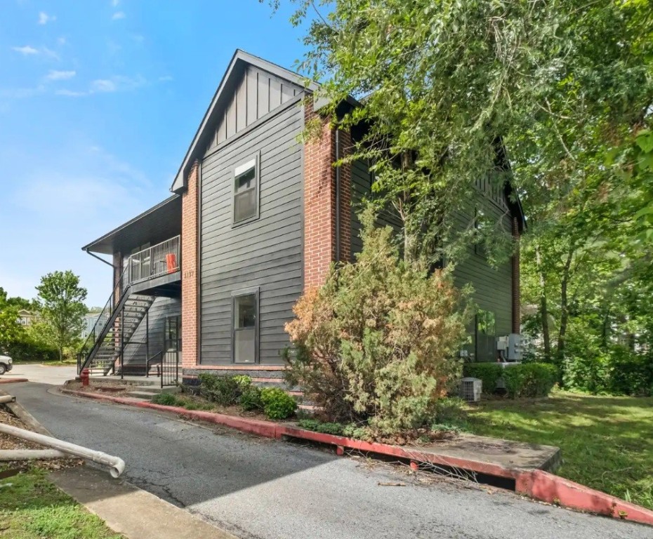 North Corner Hpr - Residential Lease