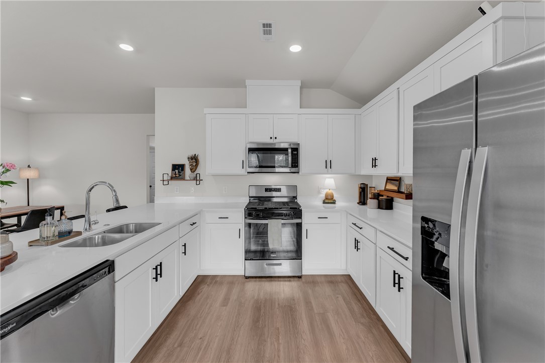Habberton Ridge Ph 2 & 3 - Residential