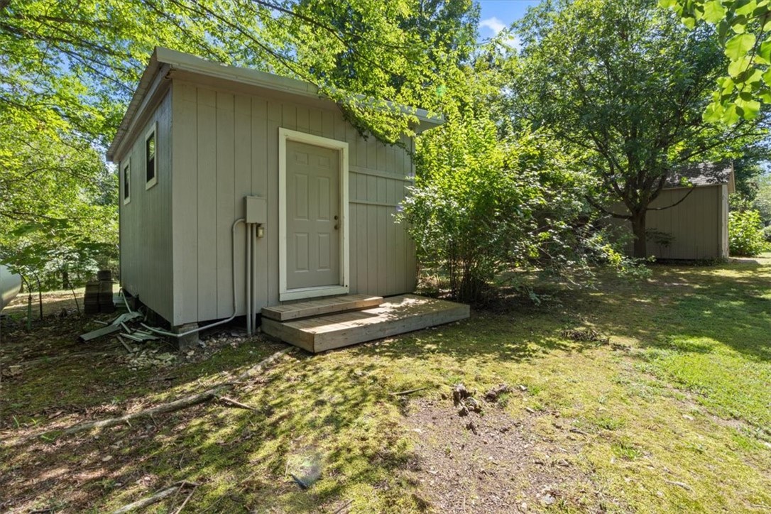 15-17-33-RURAL - Residential