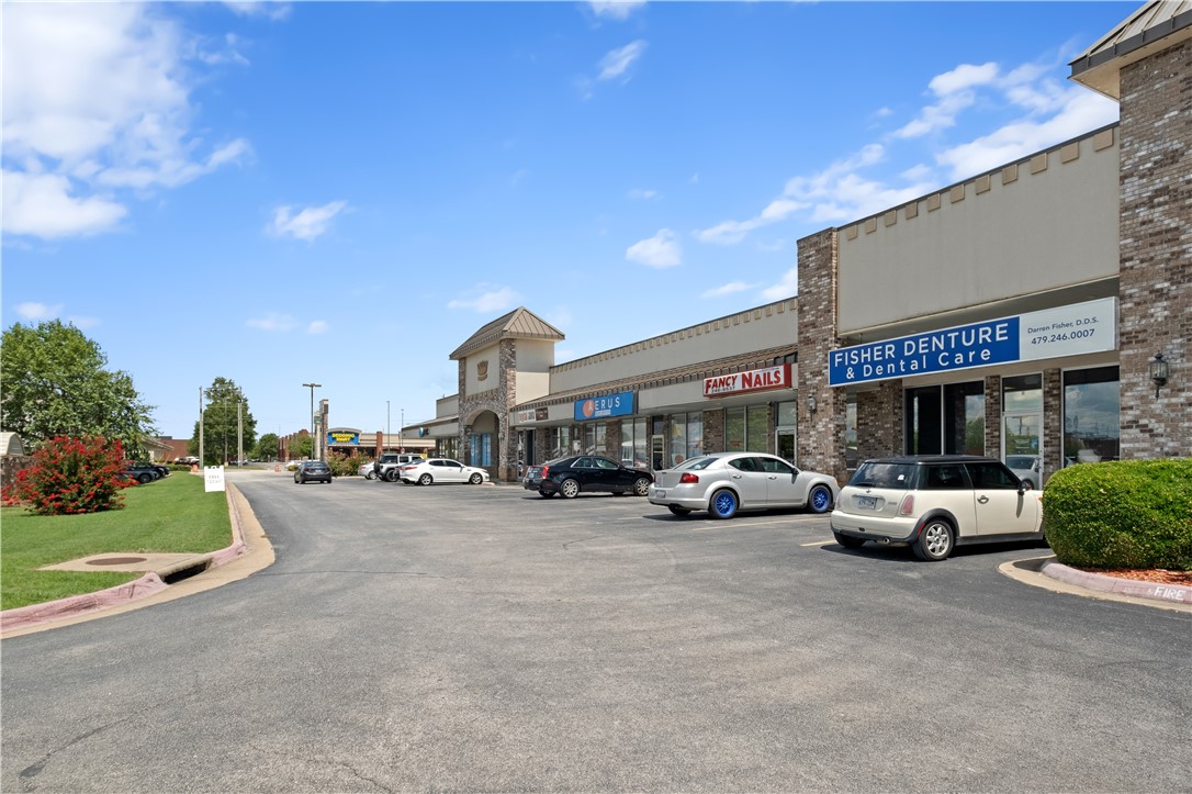 Kingston Centre Plaza - Commercial Lease