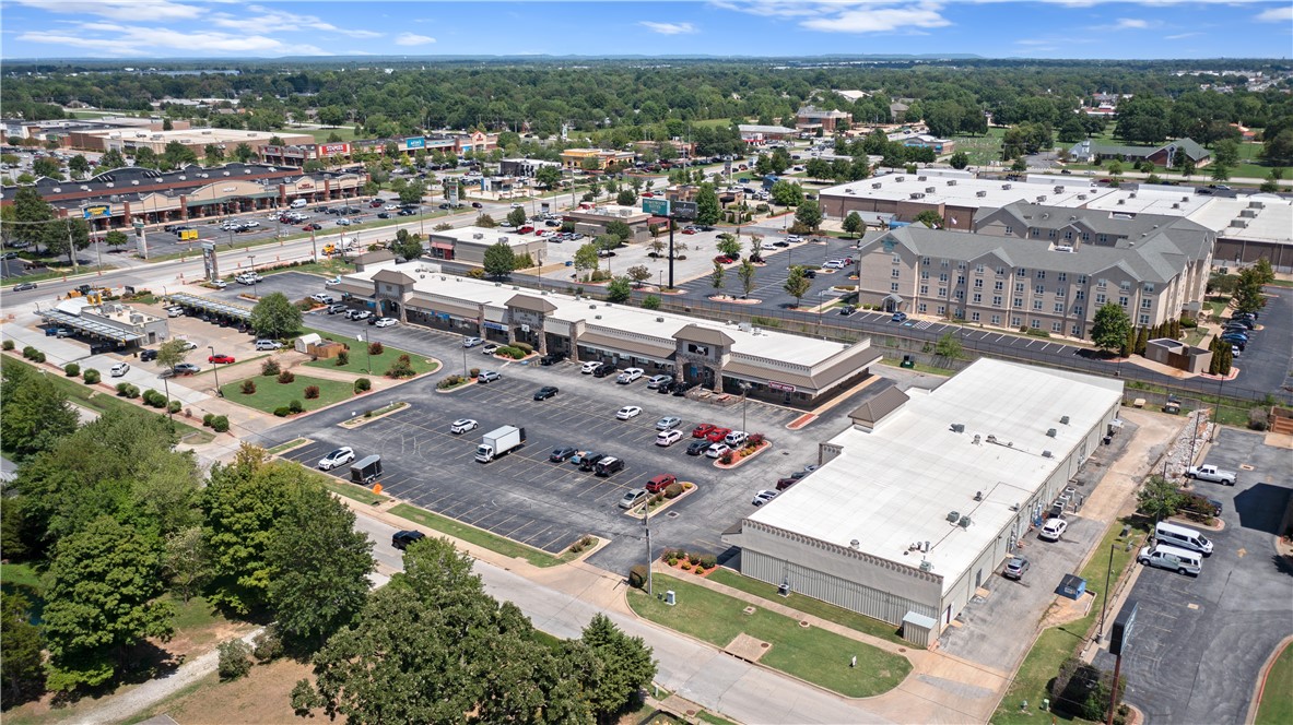 Kingston Centre Plaza - Commercial Lease