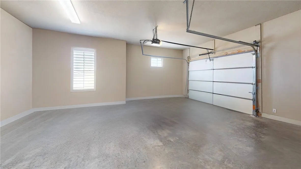 Rogers, Arkansas 72758, United States, 4 Bedrooms Bedrooms, ,4 BathroomsBathrooms,Residential,Pending,8616