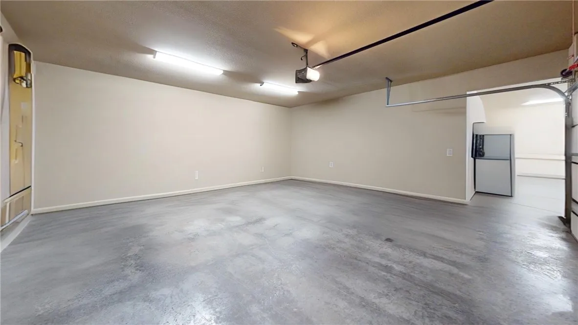 Rogers, Arkansas 72758, United States, 4 Bedrooms Bedrooms, ,4 BathroomsBathrooms,Residential,Pending,8616