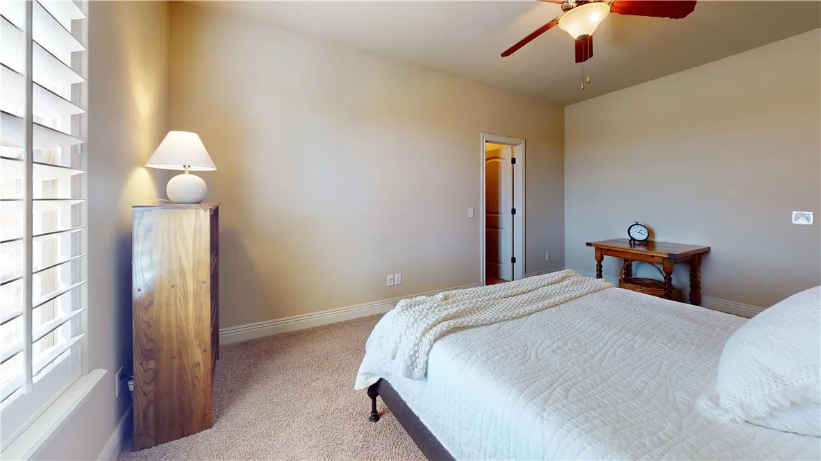 Rogers, Arkansas 72758, United States, 4 Bedrooms Bedrooms, ,4 BathroomsBathrooms,Residential,Pending,8616