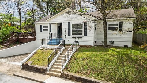 Photo of 9 E Trenton Boulevard, Fayetteville, AR 72701 (MLS # 1303826)