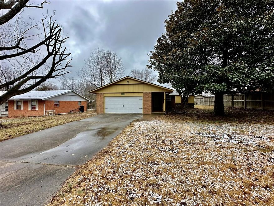 3 bedroom, 2 bathroom home with attached 2 car garage. This home includes a bonus living room, nice sized front yard, with a covered back patio!