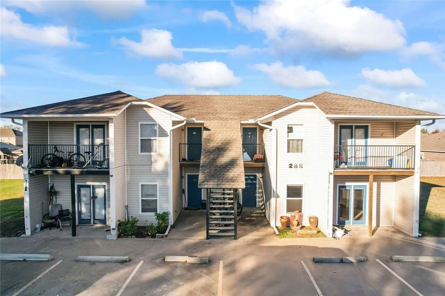 Located in the vibrant city of Springdale! This stunning apartment offers a comfortable and convenient living experience with its two bedrooms and one bathroom. As you step inside, you'll immediately notice the modern luxury vinyl flooring that adds a touch of elegance to the space. The open floor plan seamlessly connects the living and dining areas, creating a perfect space for entertaining or simply relaxing after a long day. The apartment also features a private patio, where you can enjoy the fresh air and soak up the sunshine. With central heat and air, you can stay comfortable all year round, no matter the weather outside. Located in a prime location, this apartment is surrounded by a variety of amenities and attractions, including shopping centers, restaurants, and parks, ensuring that you'll never run out of things to do. Don't miss out on the opportunity to make 282 Erin Place your new home. Call us today to schedule a tour and experience the convenience and comfort this one has to offer.