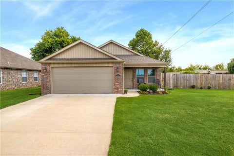 Photo of 151 Foxglove Street, Centerton, AR 72719 (MLS # 1362054)