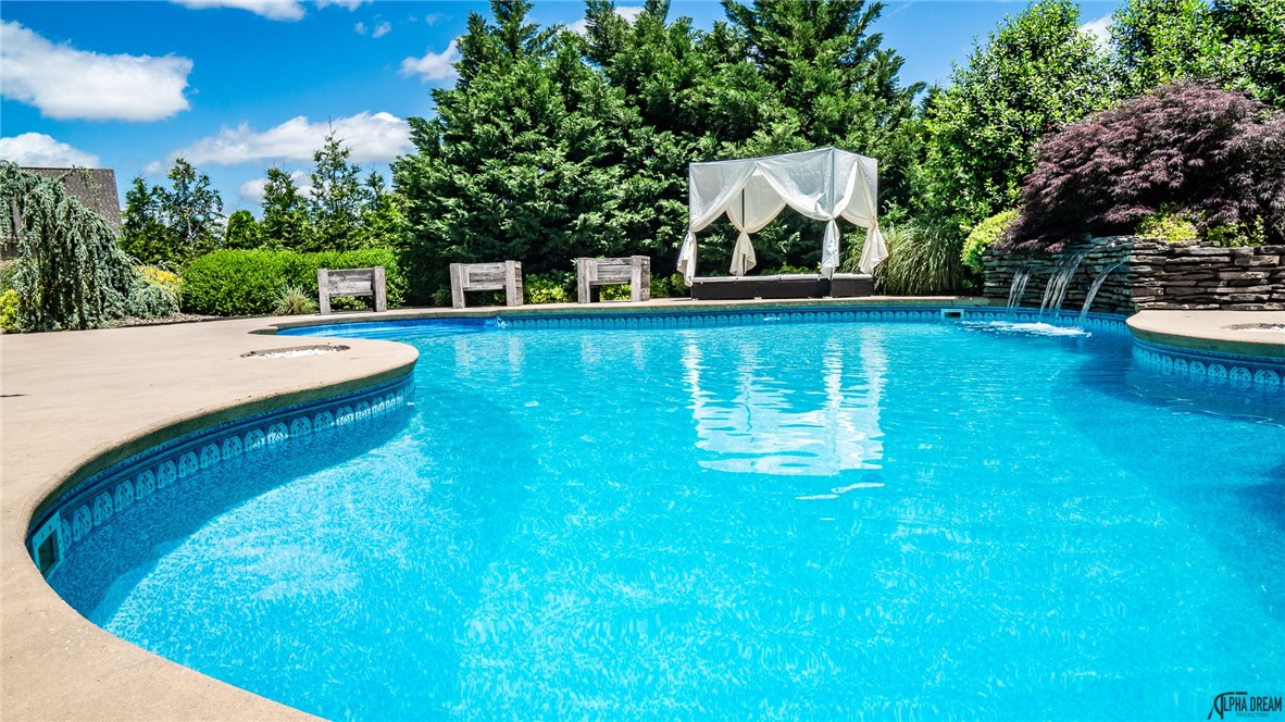 St Valery Downs Sub Cave Spgs - Residential