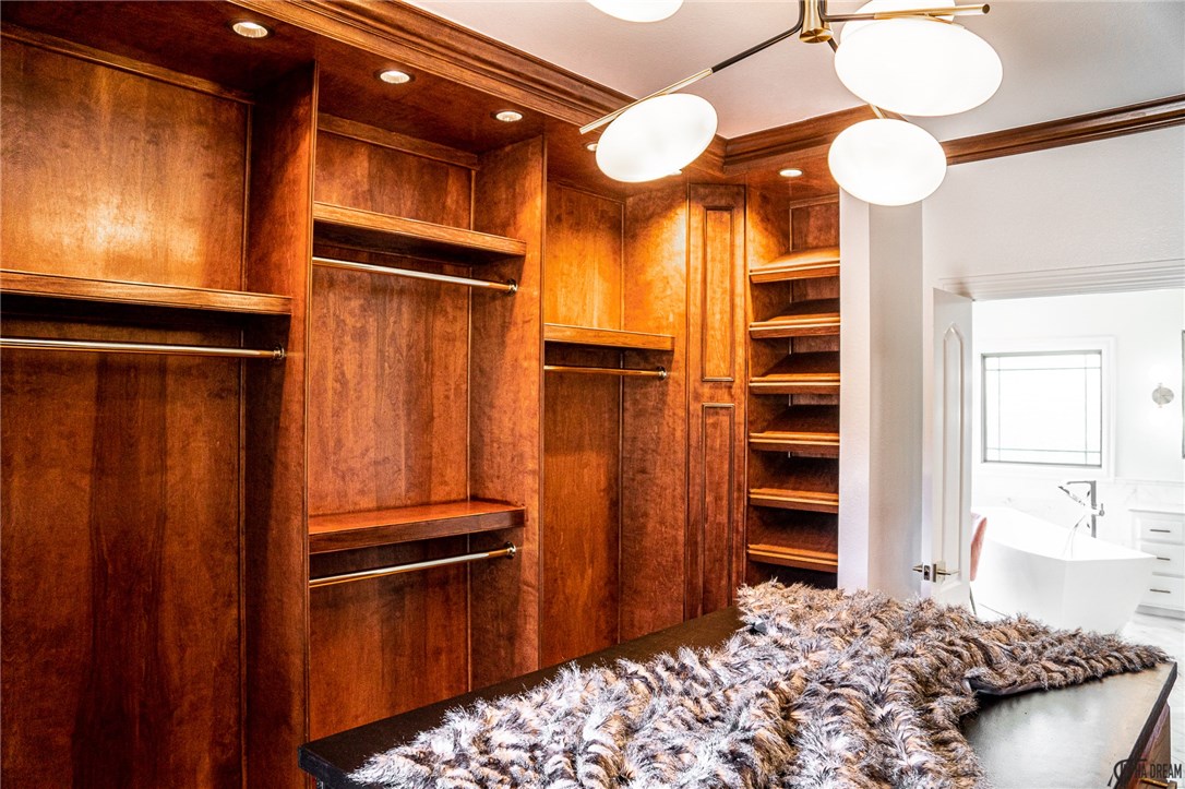 St Valery Downs Sub Cave Spgs - Residential