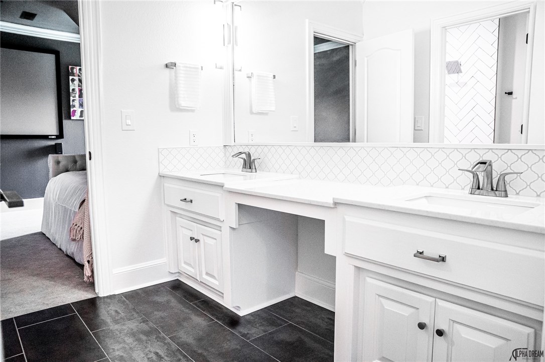 St Valery Downs Sub Cave Spgs - Residential