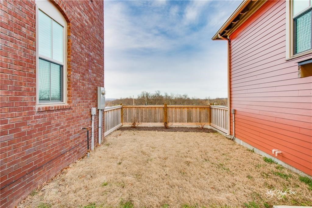 Mission Heights Dev Ph I - Residential Lease
