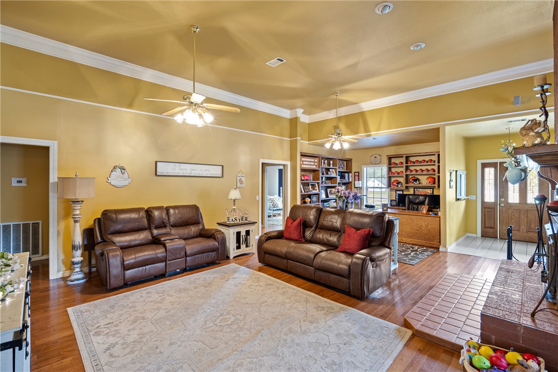 Cliff & Stream Ii - Residential