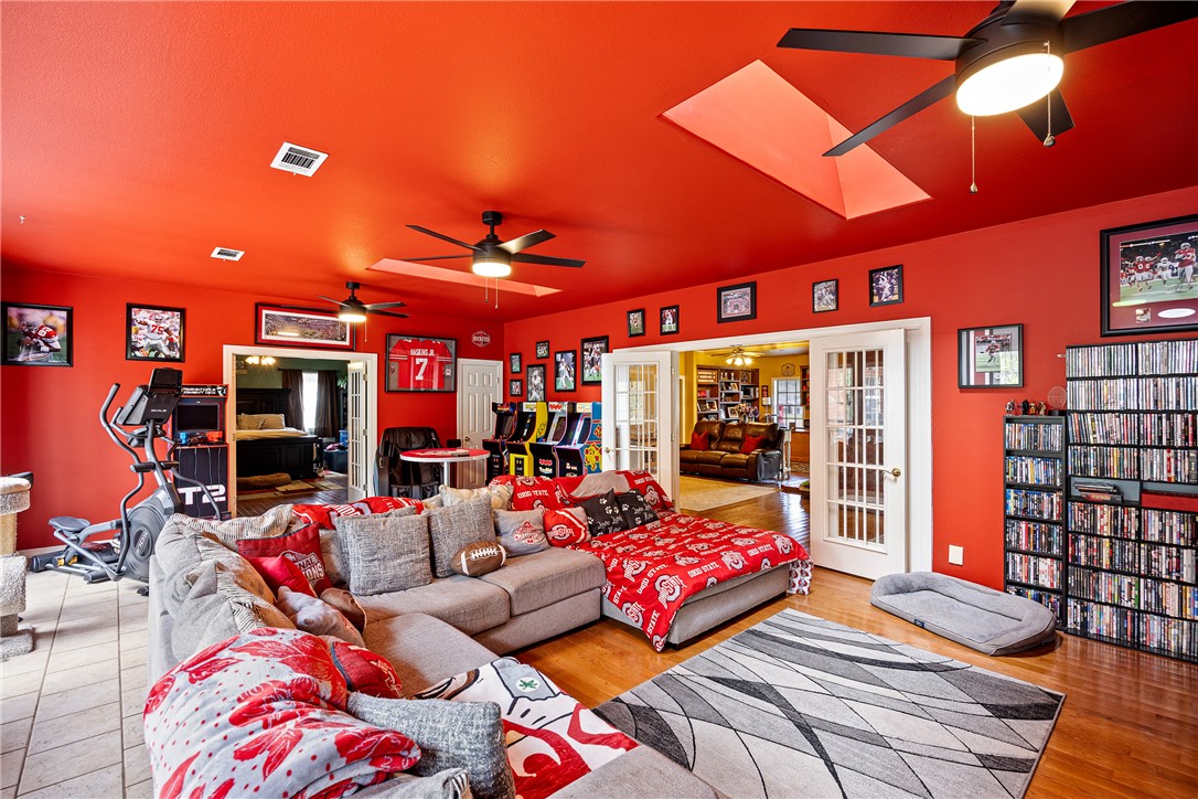 Cliff & Stream Ii - Residential