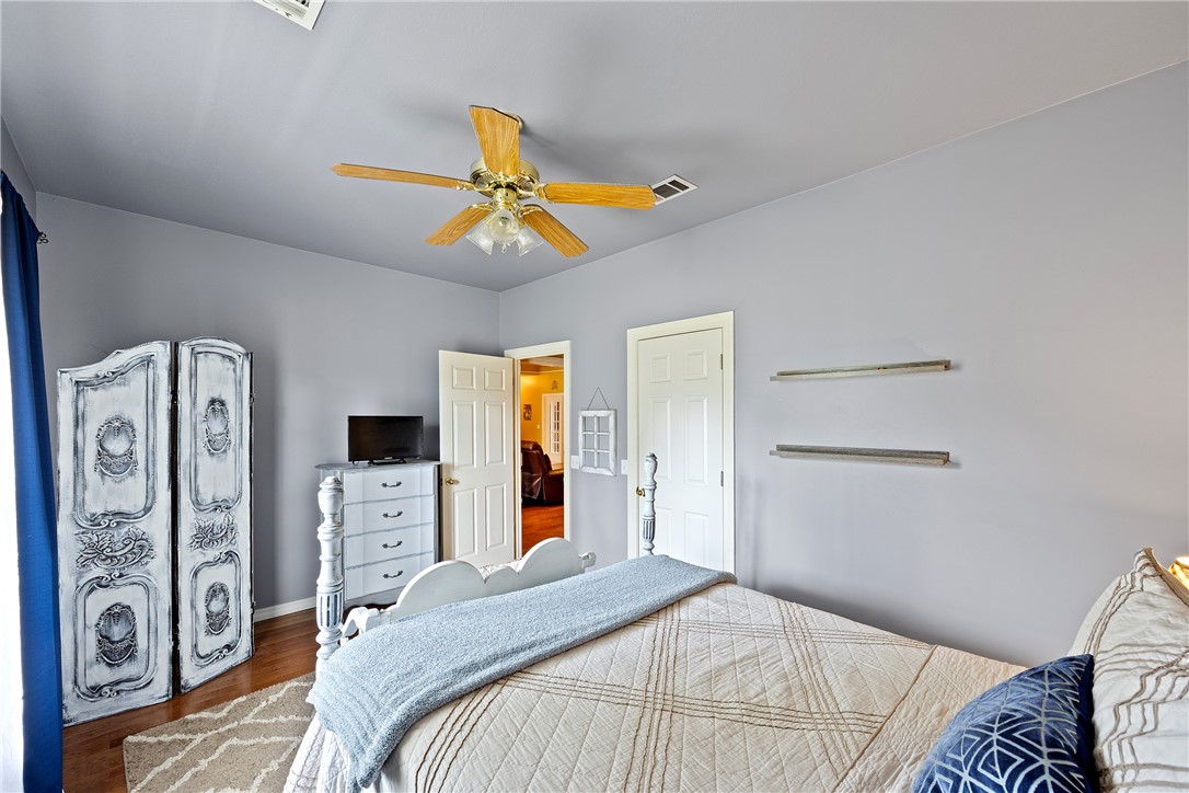 Cliff & Stream Ii - Residential