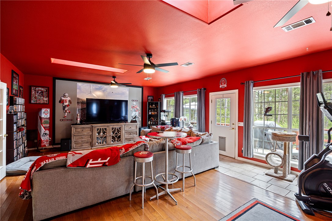 Cliff & Stream Ii - Residential