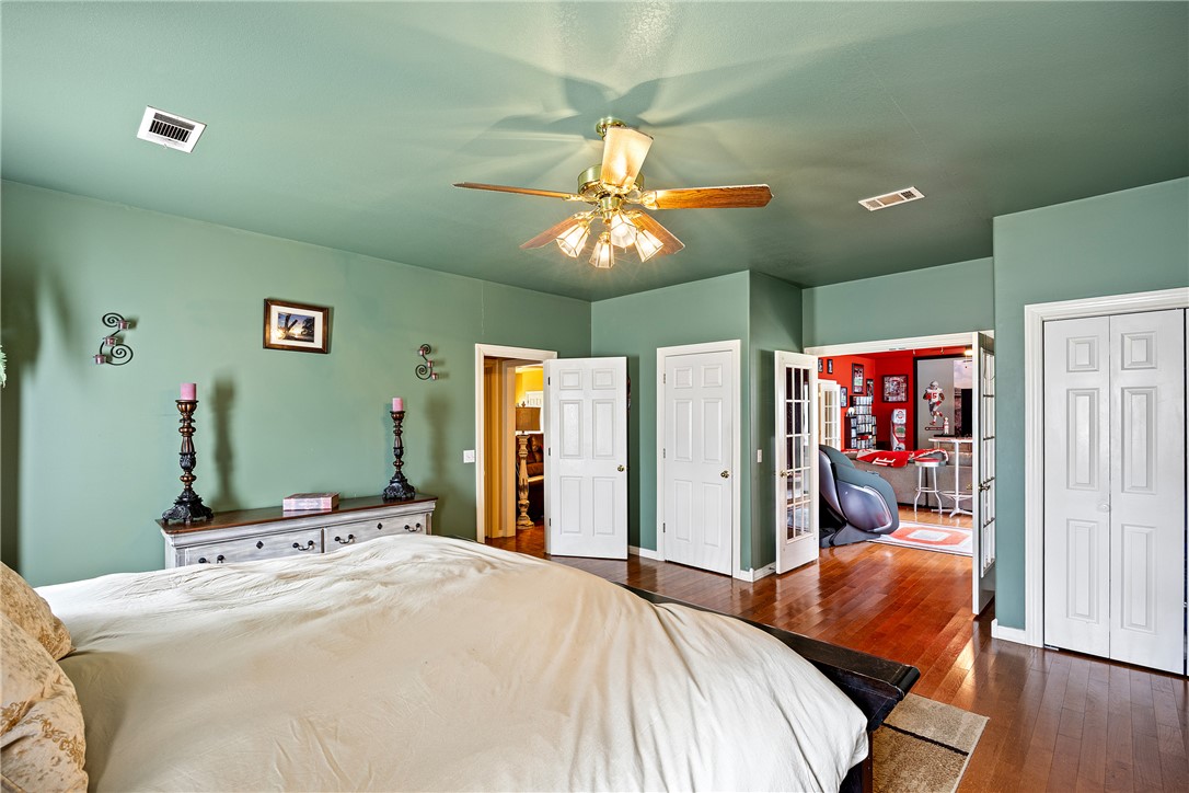 Cliff & Stream Ii - Residential