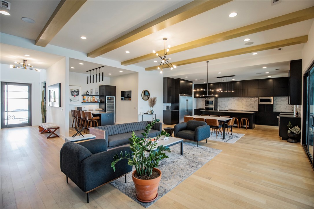 Shadow Valley - Residential Lease