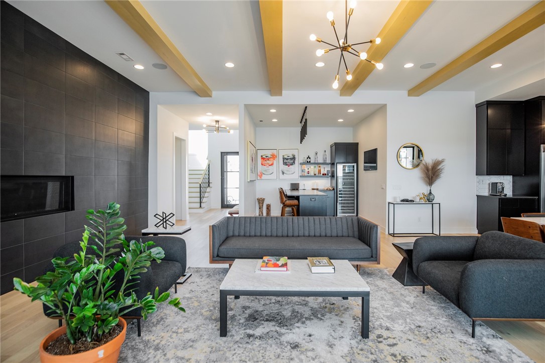 Shadow Valley - Residential Lease