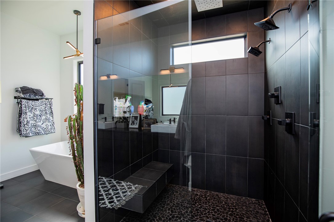 Shadow Valley - Residential Lease